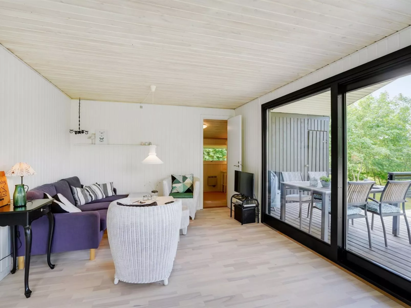 "Angantir" - 700m to the fjord-Dedans