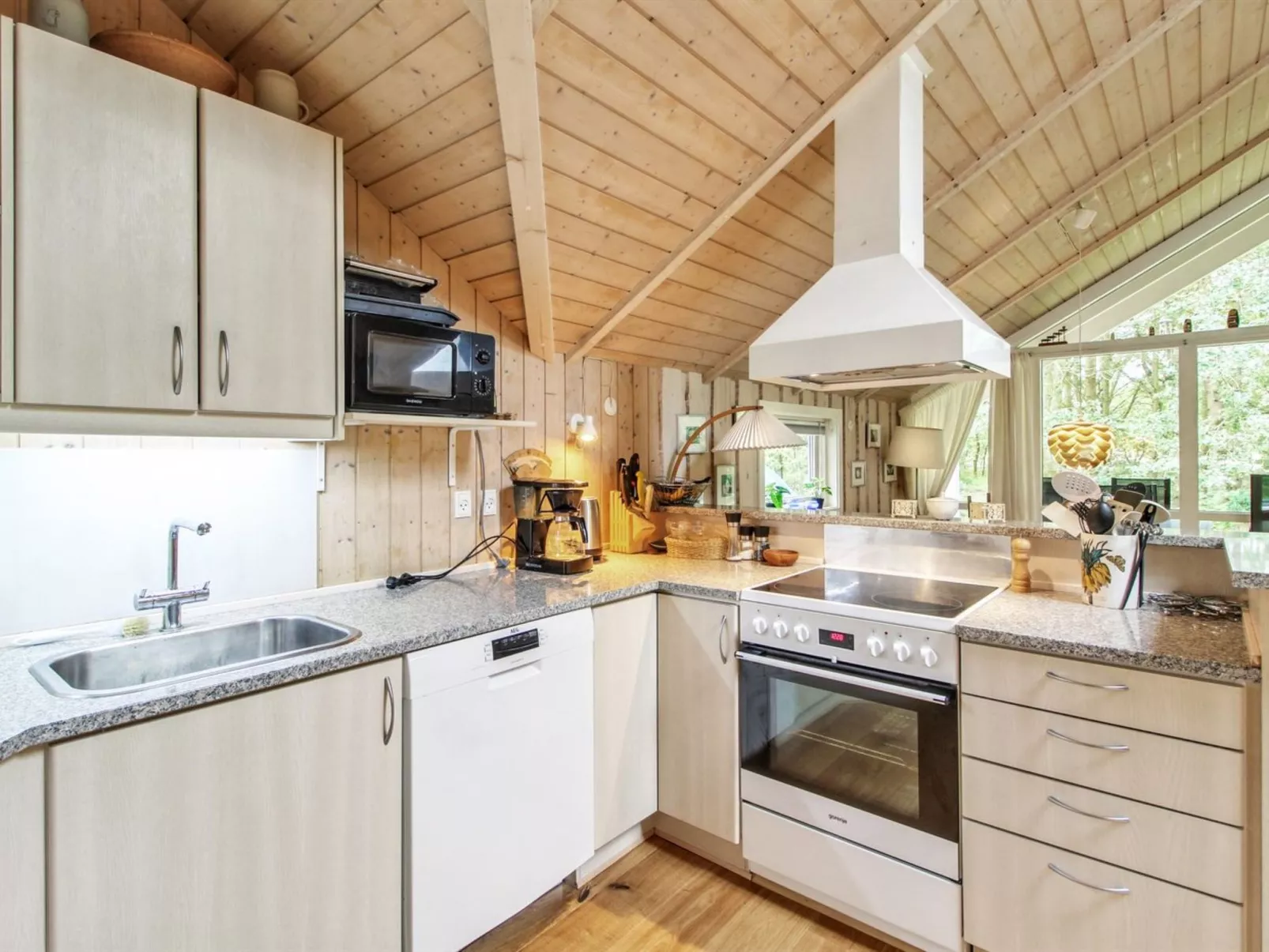 "Ellica" - 50km from the sea-Dedans