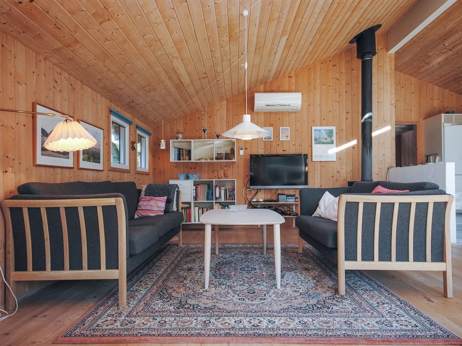 "Heggi" - 900m from the sea-Drinnen