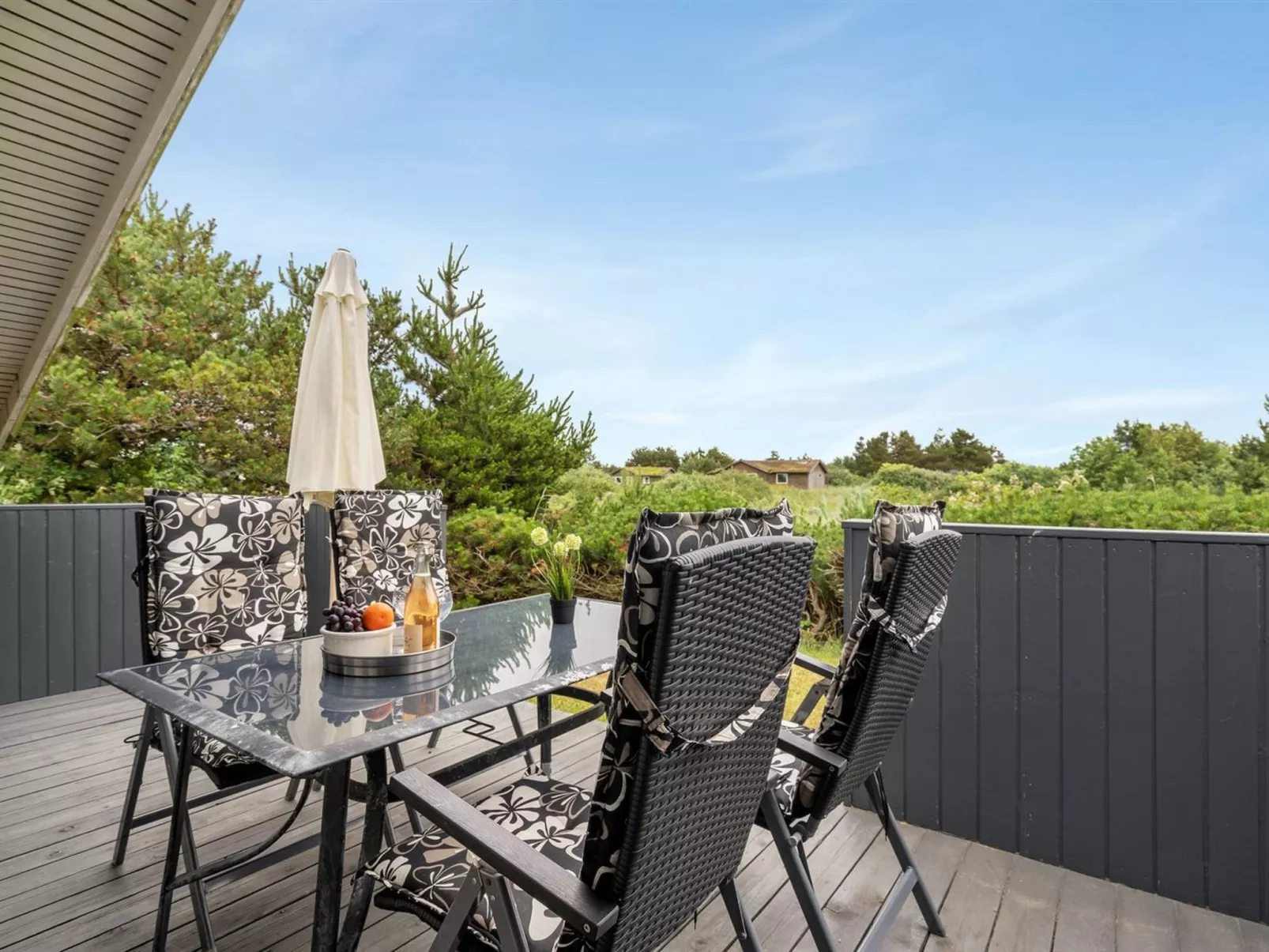 "Bryniulf" - 1.8km from the sea-Outside