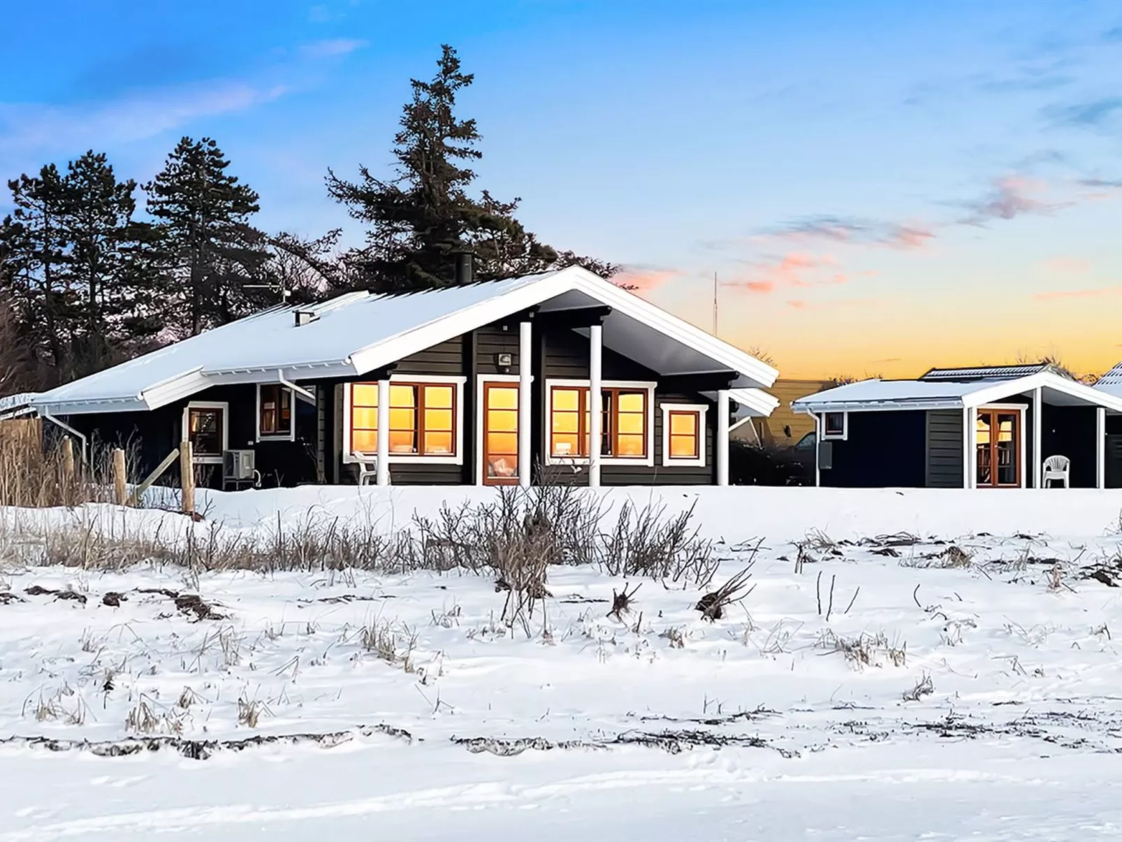 "Stacie" - 10m from the sea-Draußen