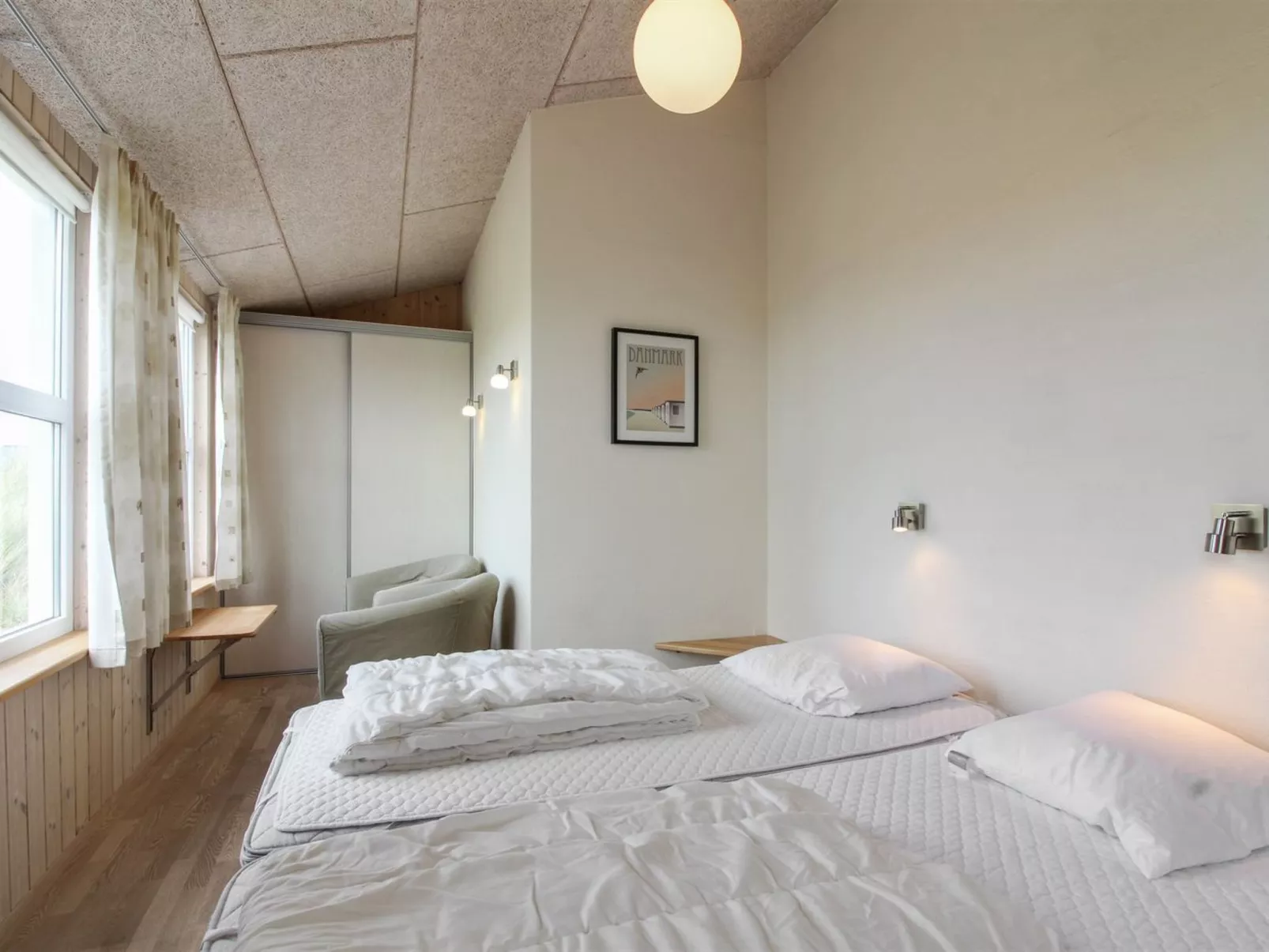 "Edwin" - 400m from the sea-Inside