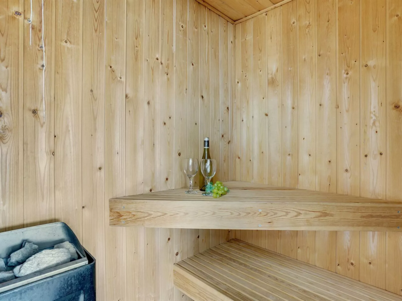 "Aasta" - 250m from the sea-Dedans