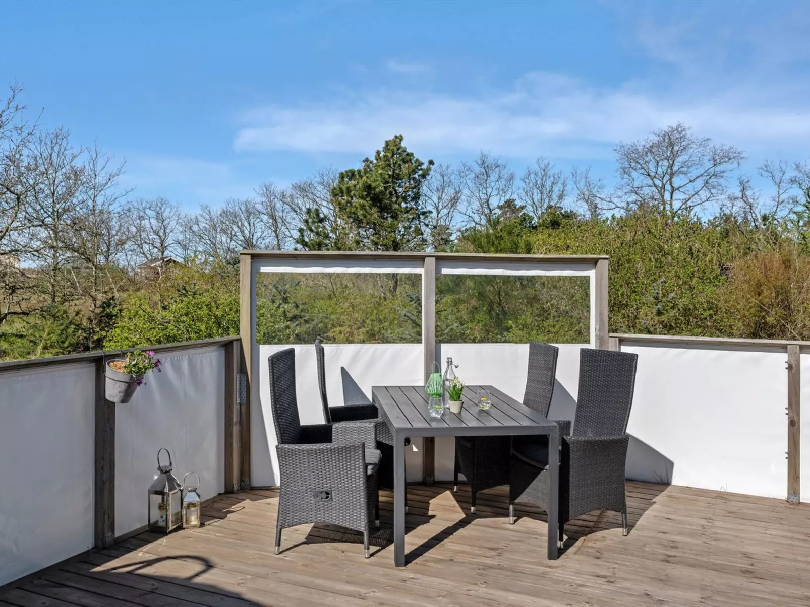 "Hannah" - 300m to the fjord-Outside