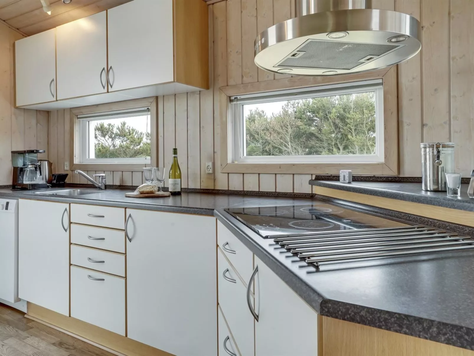 "Jerg" - 500m from the sea-Drinnen