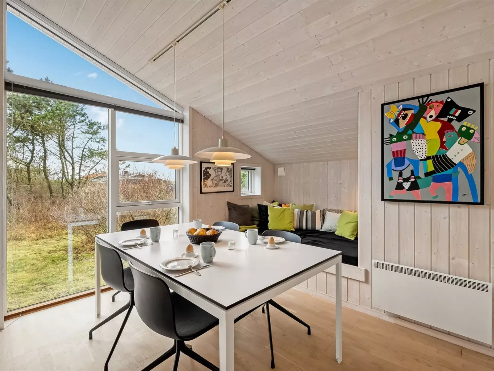 "Helen" - 500m to the fjord-Inside