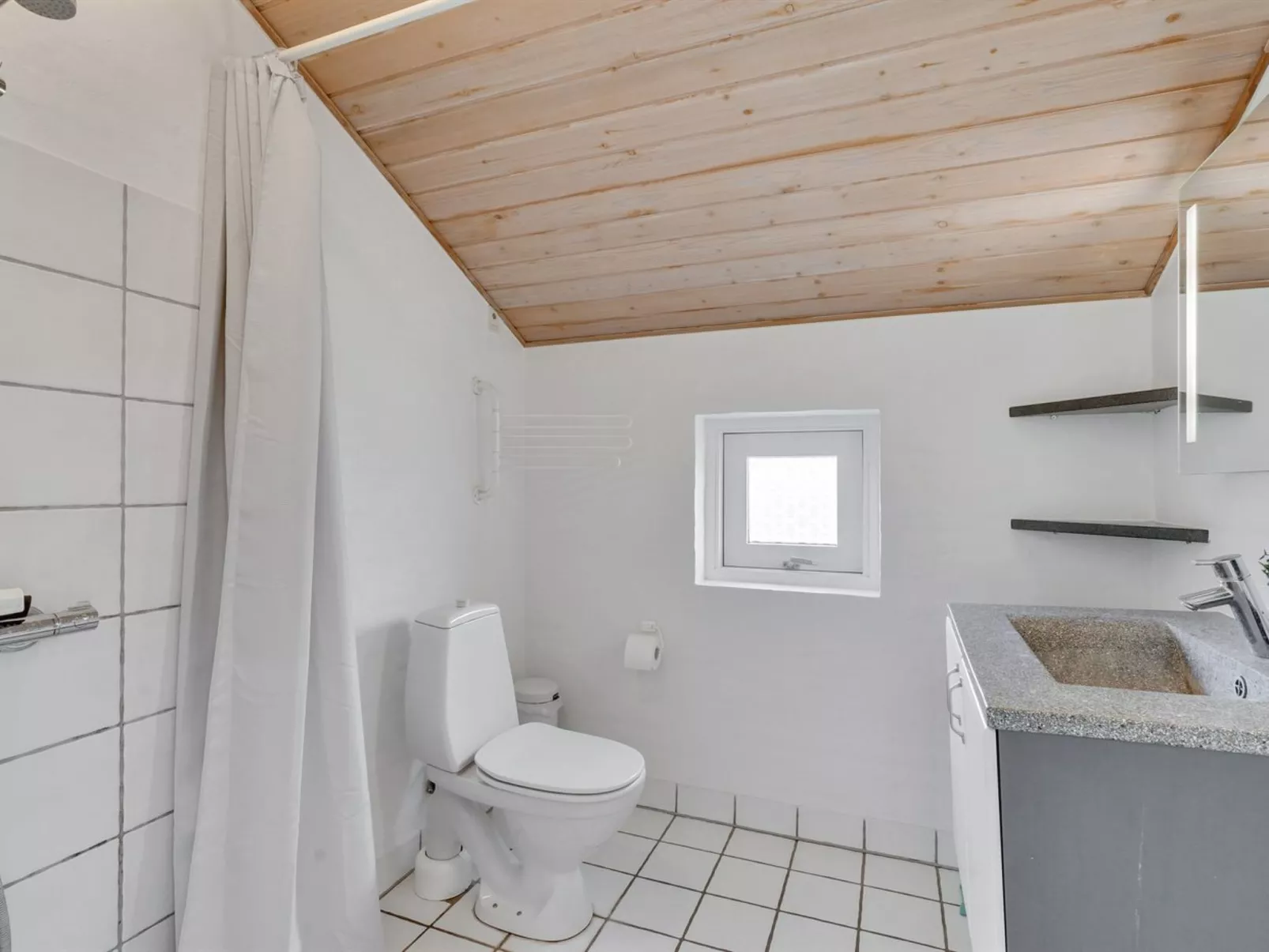 "Hariet" - 600m from the sea-Drinnen