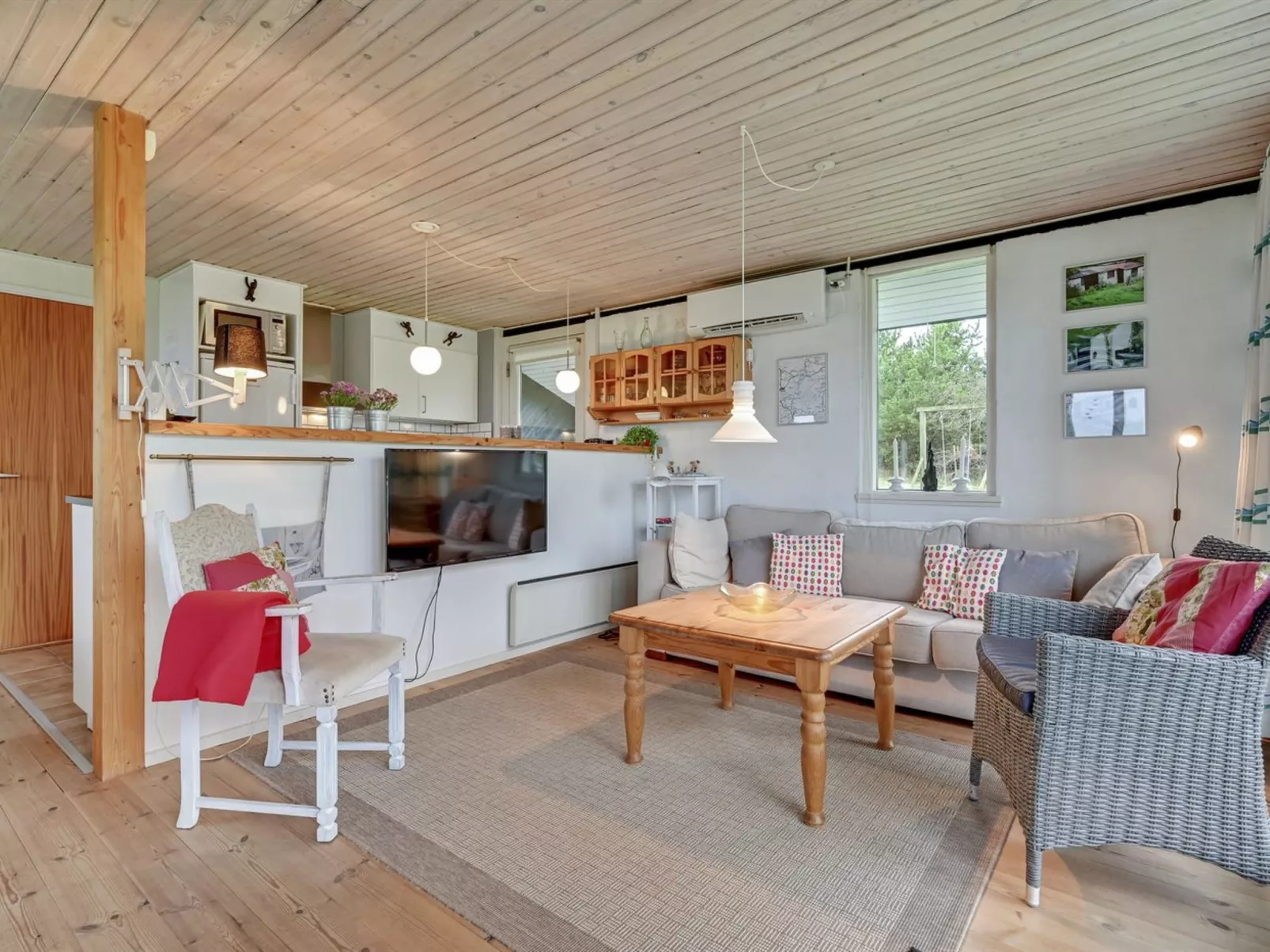 "Kaleva" - 200m to the fjord-Drinnen