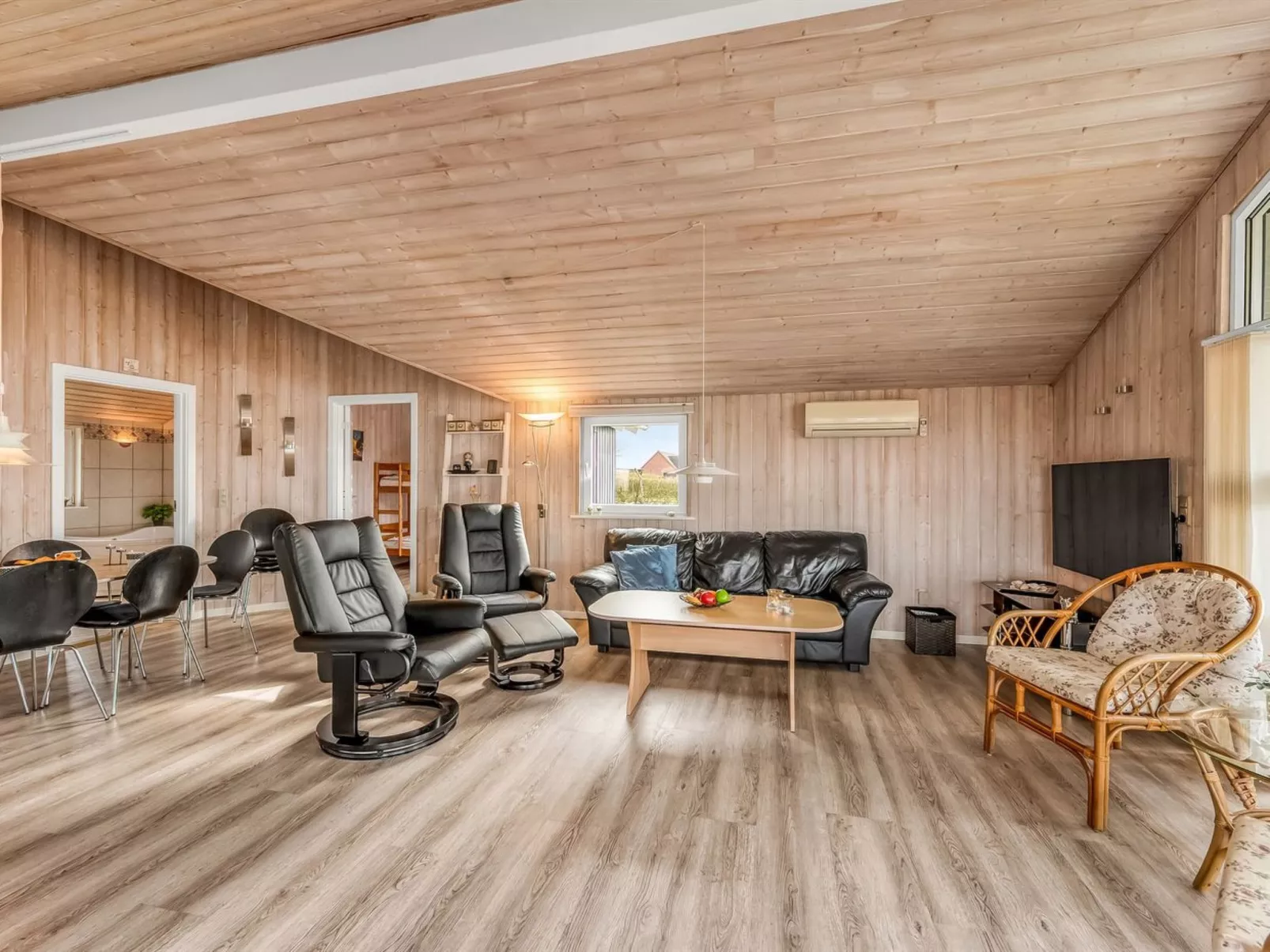 "Loviisa" - 300m to the fjord-Dedans