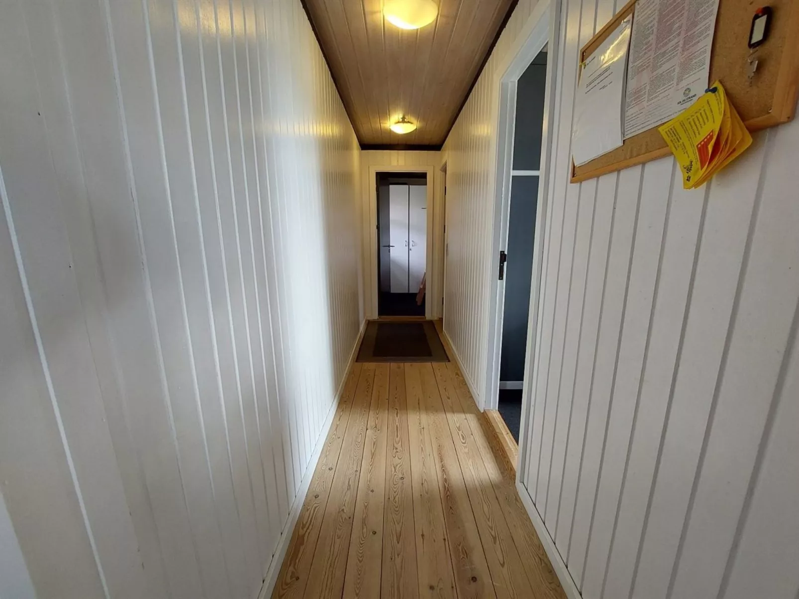 "Anthonette" -  from the sea-Drinnen