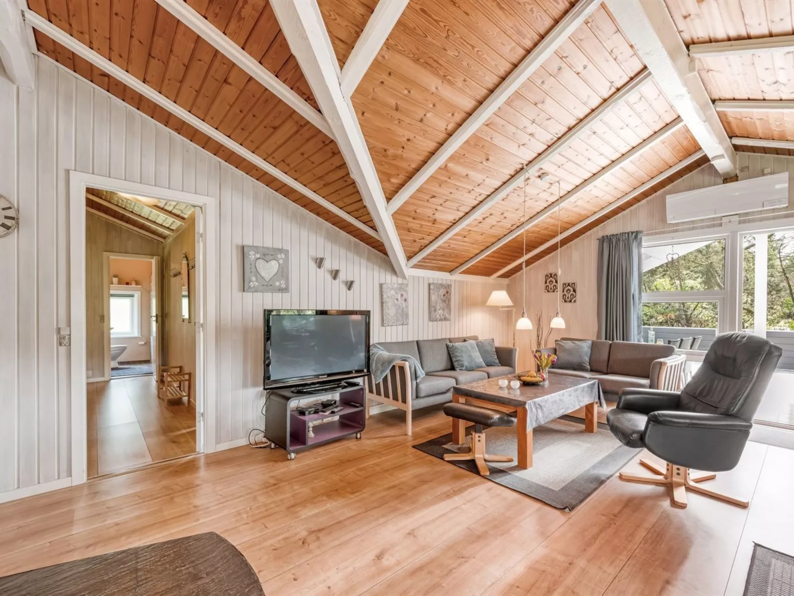 "Penka" - 550m to the fjord-Inside