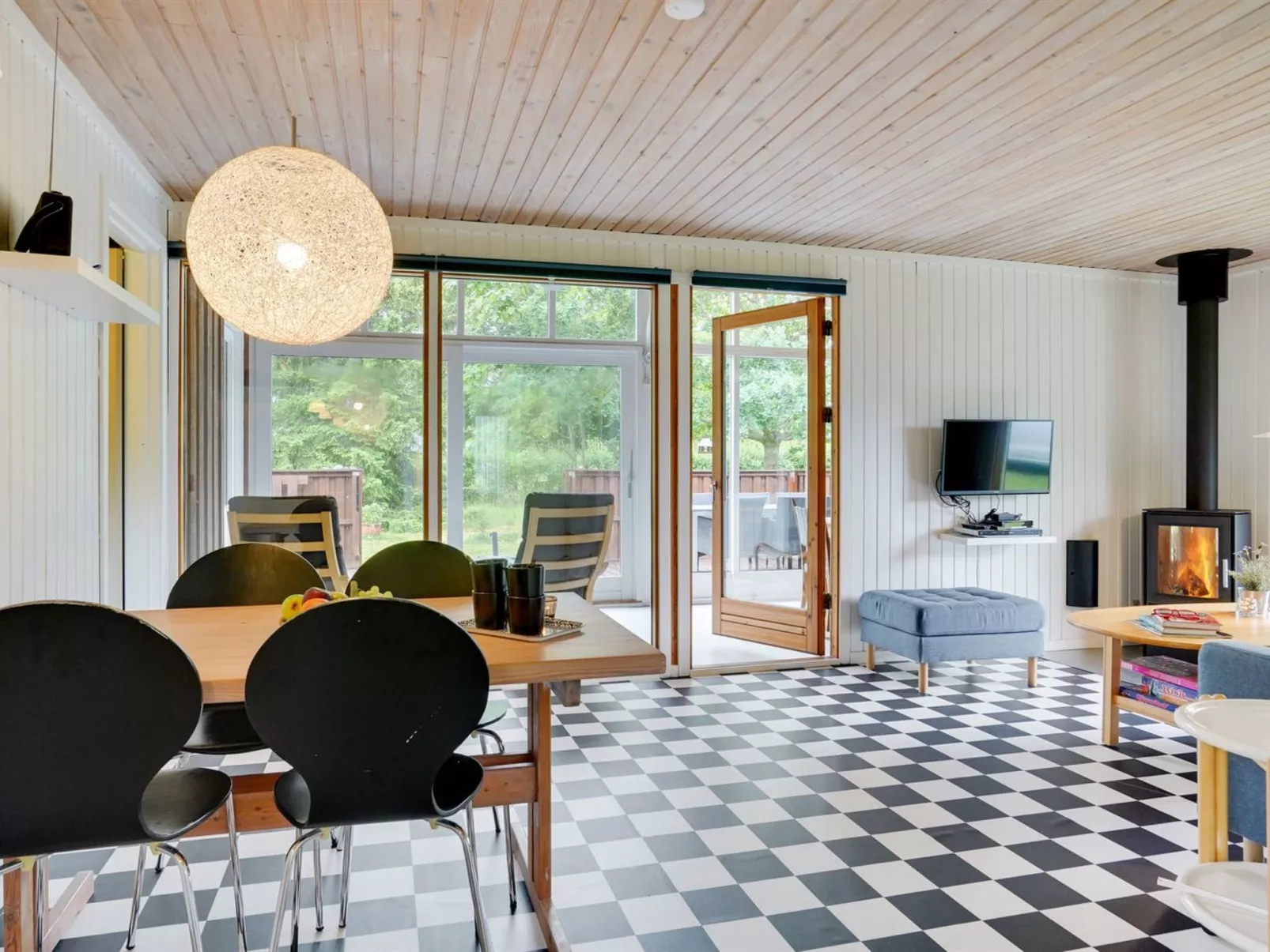 "Soraya" - 700m to the fjord-Inside