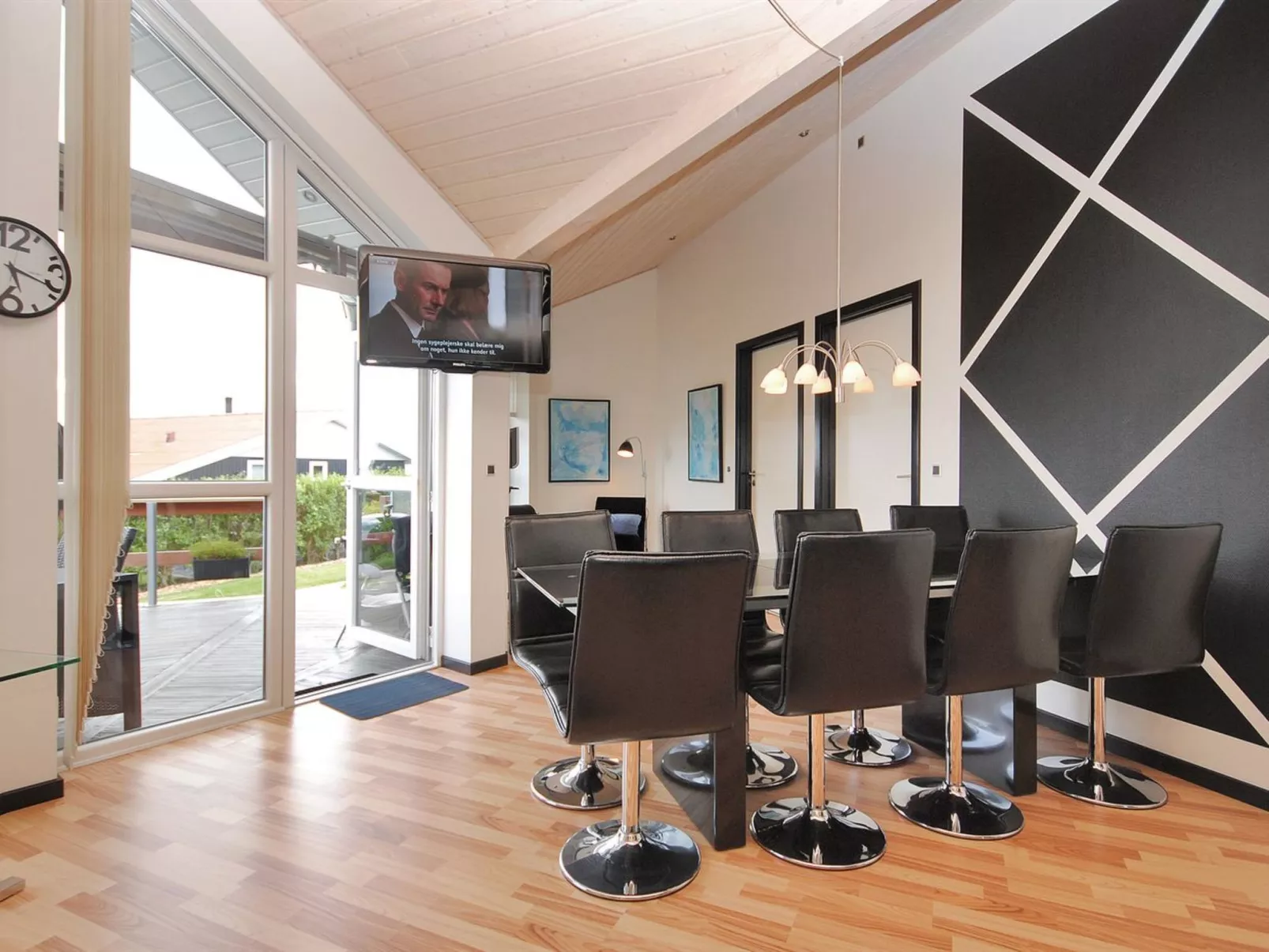 "Eberta" - 200m to the fjord-Dedans