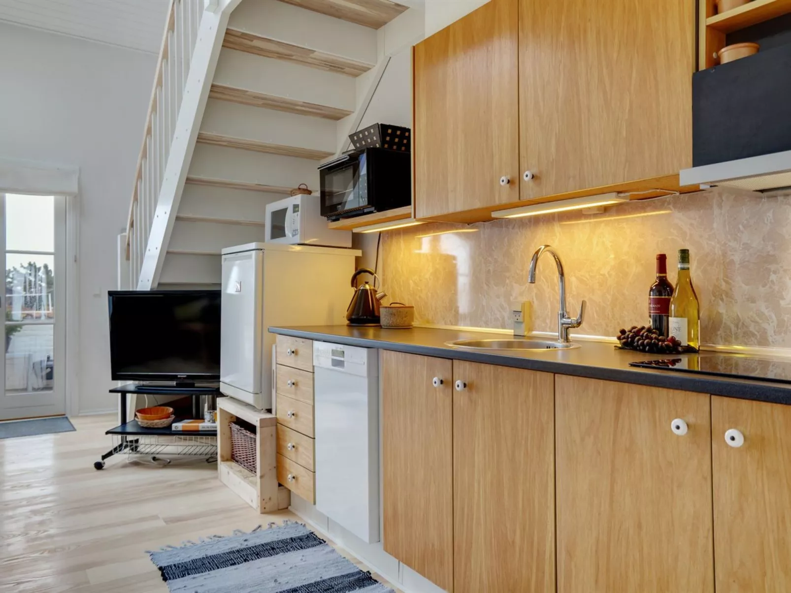 "Tofan" - 100m to the fjord-Dedans