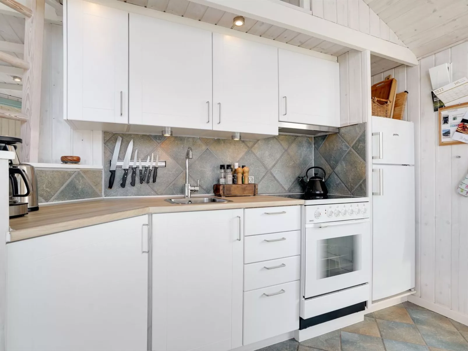 "Yara" - 1km to the fjord-Inside