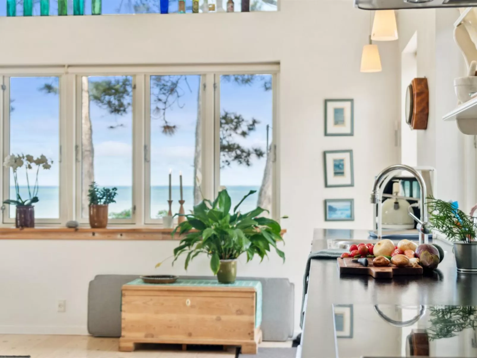 "Varma" - 25m from the sea-Drinnen