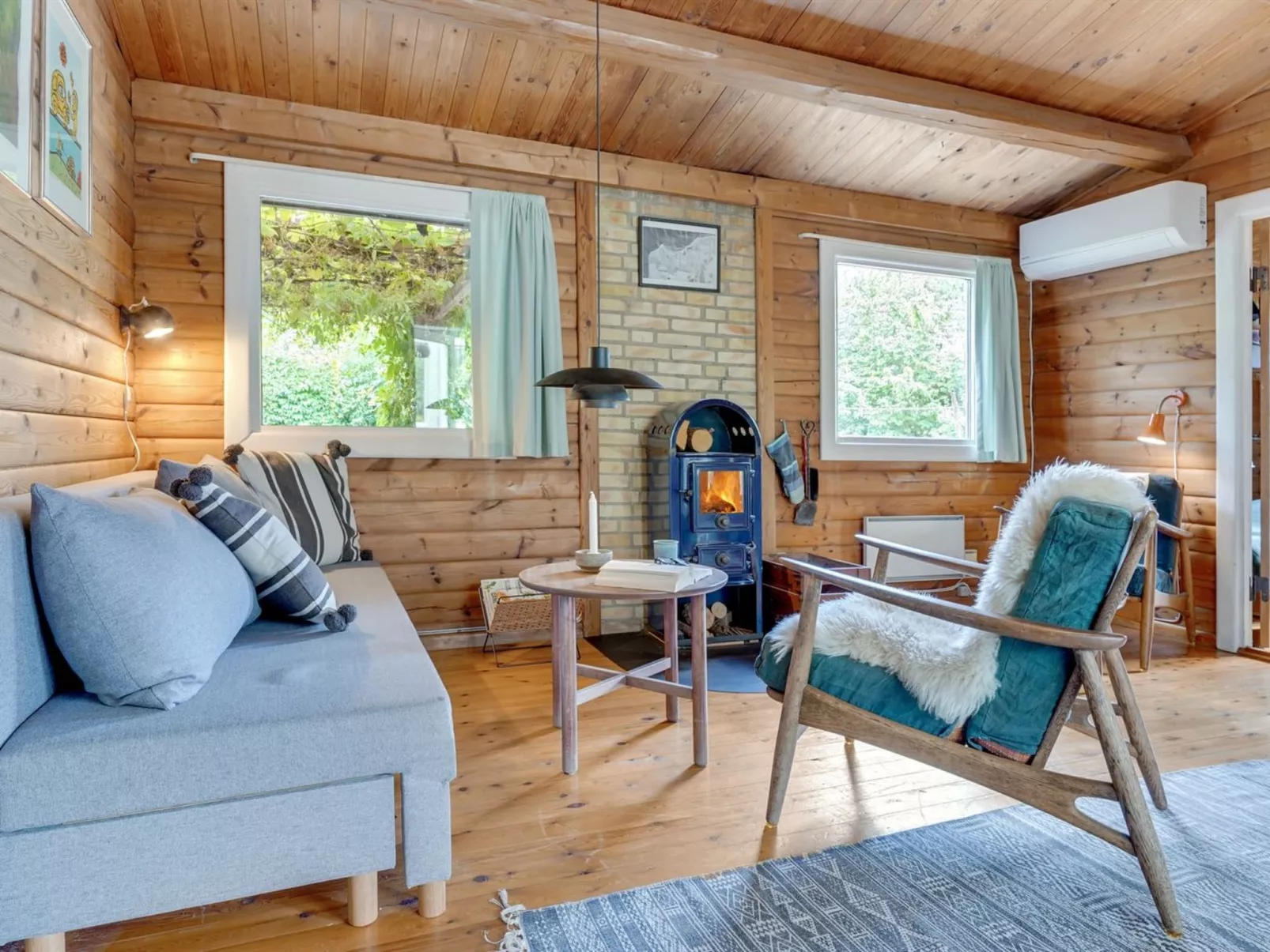 "Meeno" - 200m from the sea-Inside