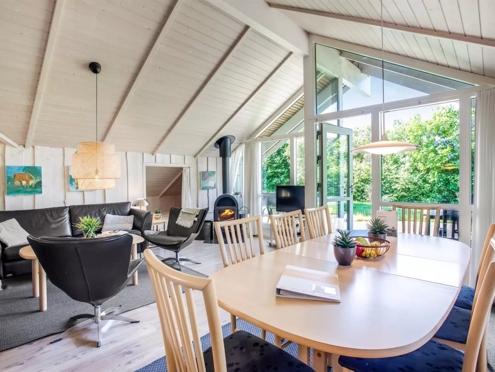 "Isving" - 1.1km to the fjord-Inside