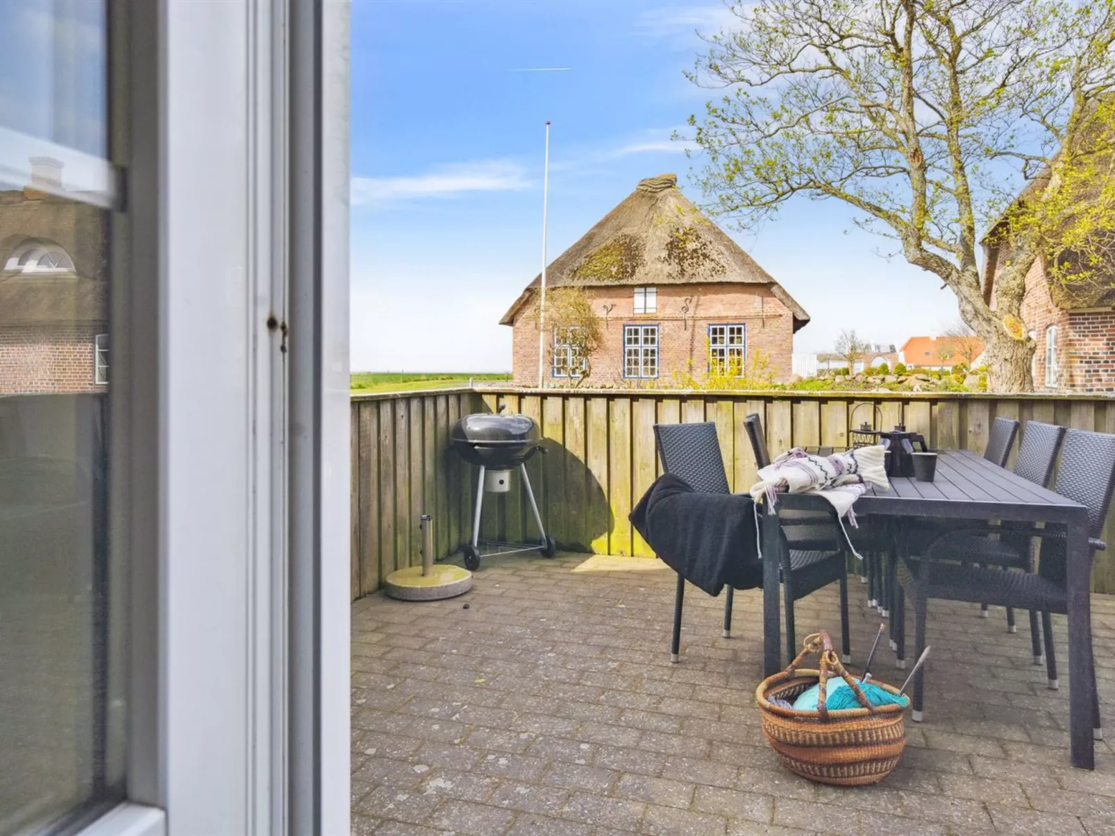 "Adine" - 13km from the sea-Outside