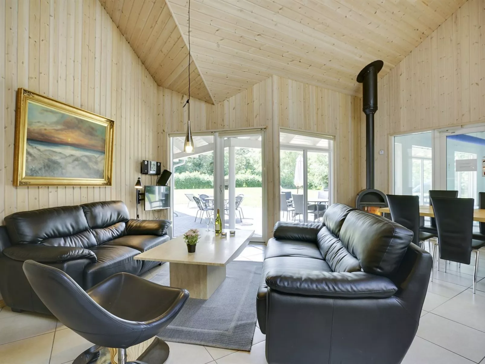 "Hughe" - 300m from the sea-Drinnen