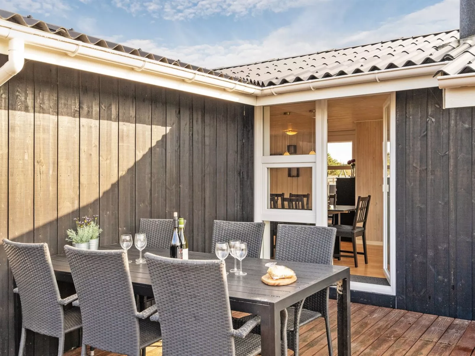 "Hroswitha" - 100m from the sea-Outside