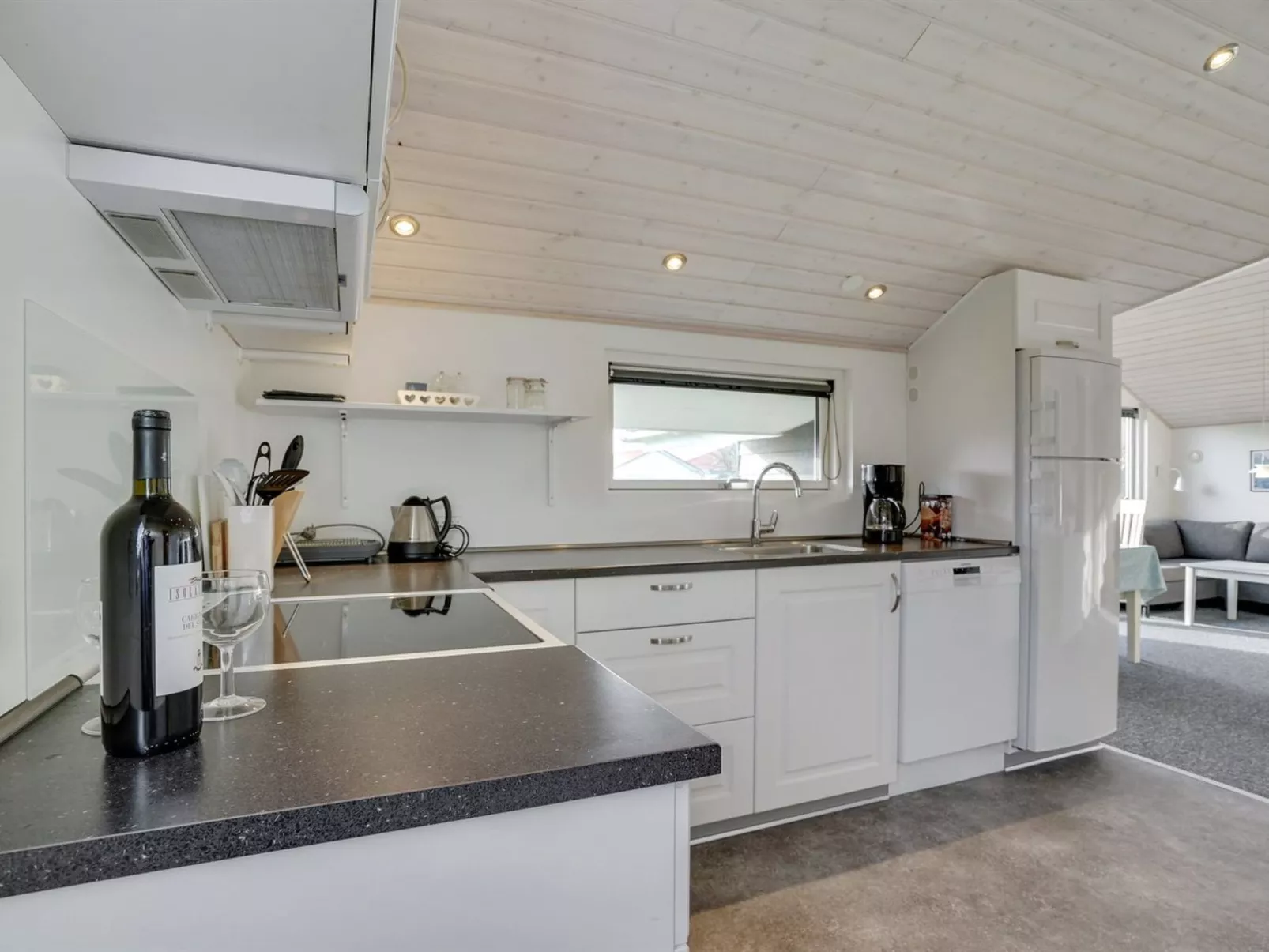 "Ingward" - 300m to the fjord-Dedans