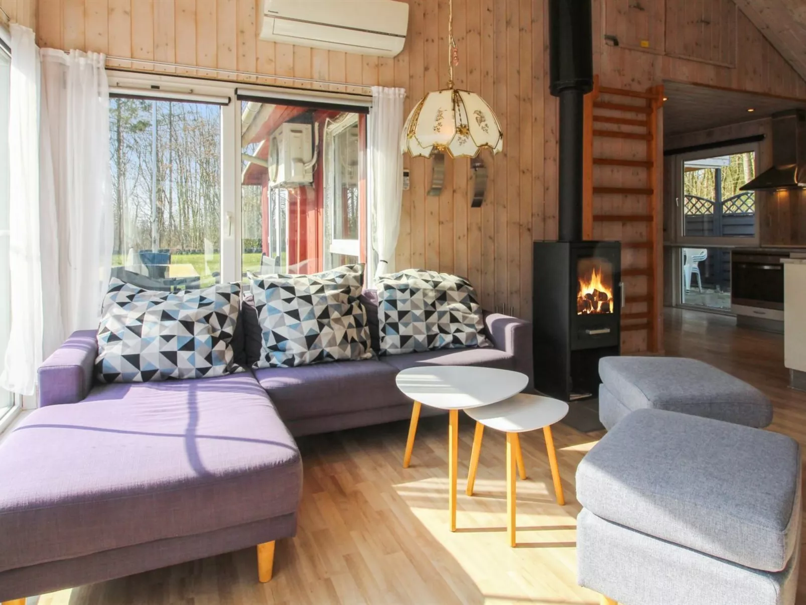 "Edy" - 25km from the sea-Drinnen