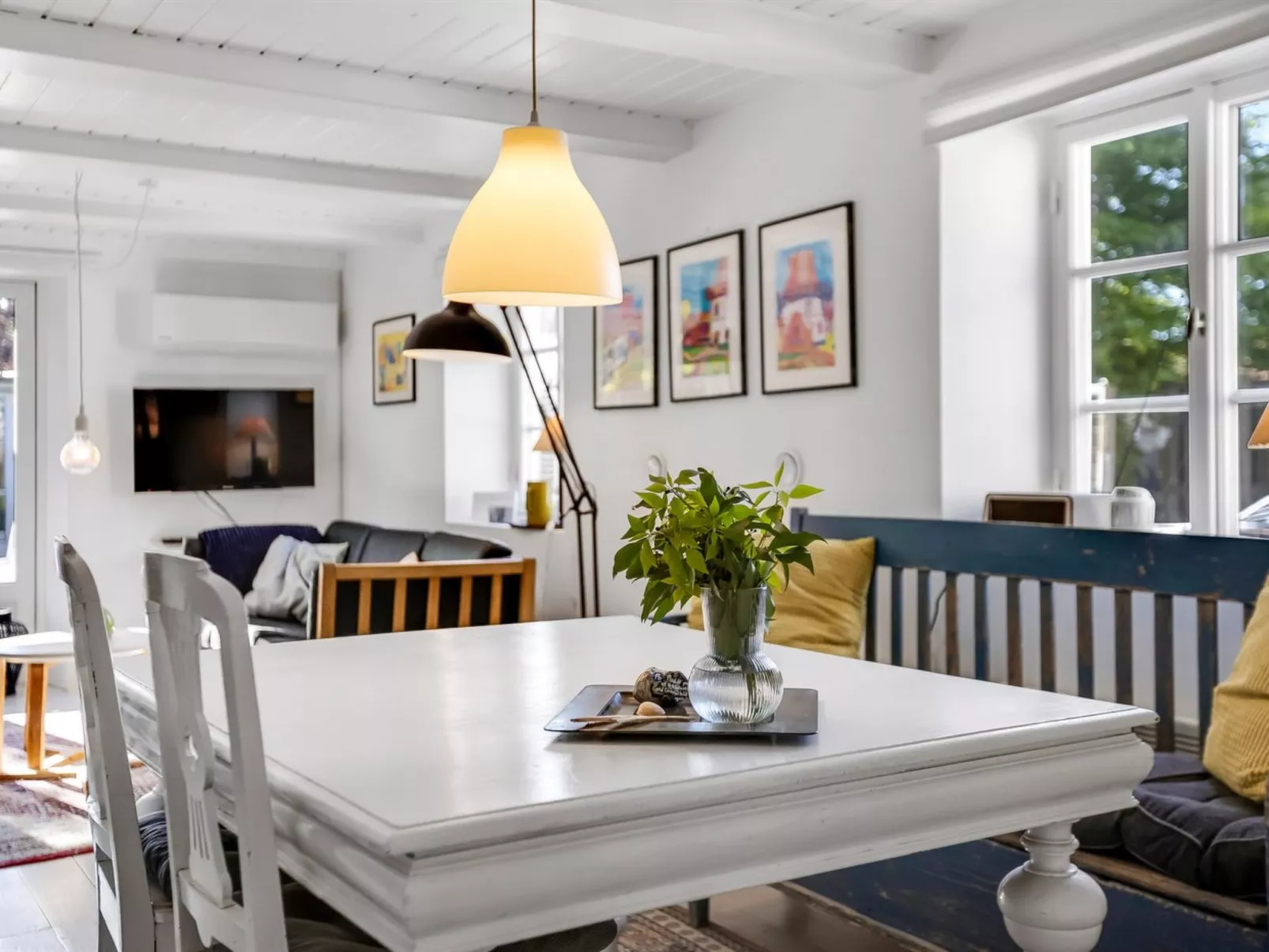 "Elma" - 24km from the sea-Drinnen