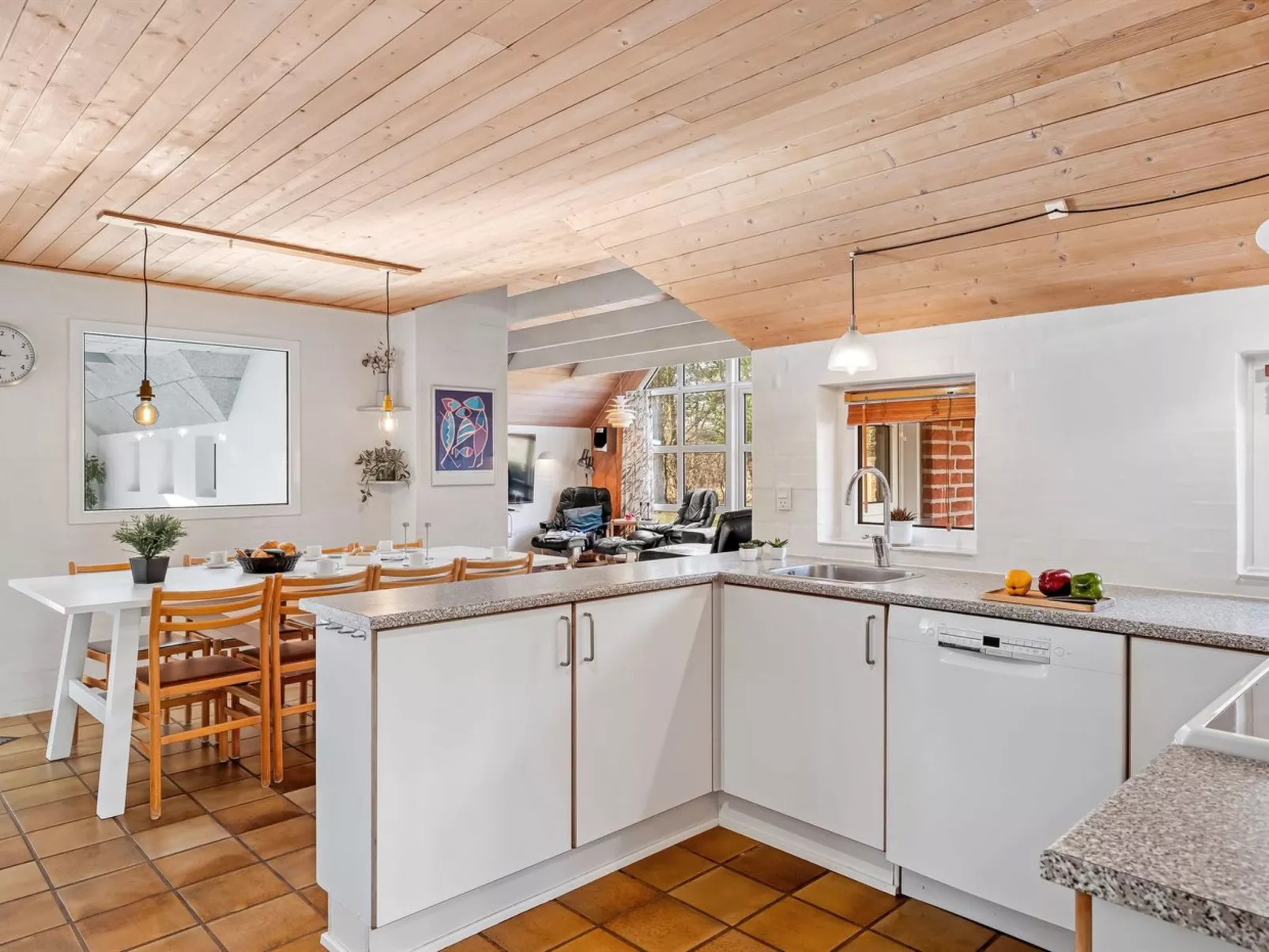 "Dorris" - 4.3km from the sea-Dedans