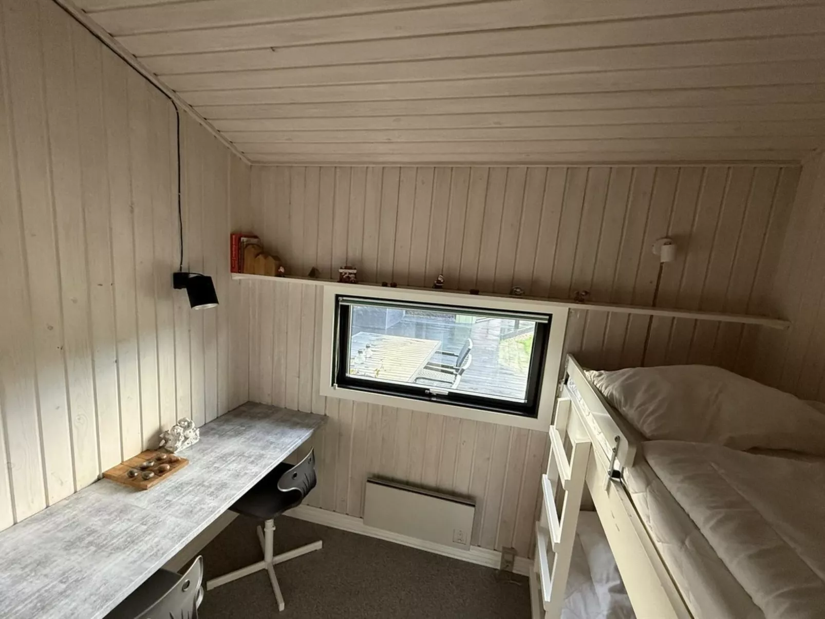 "Glenda" - 3km from the sea-Inside