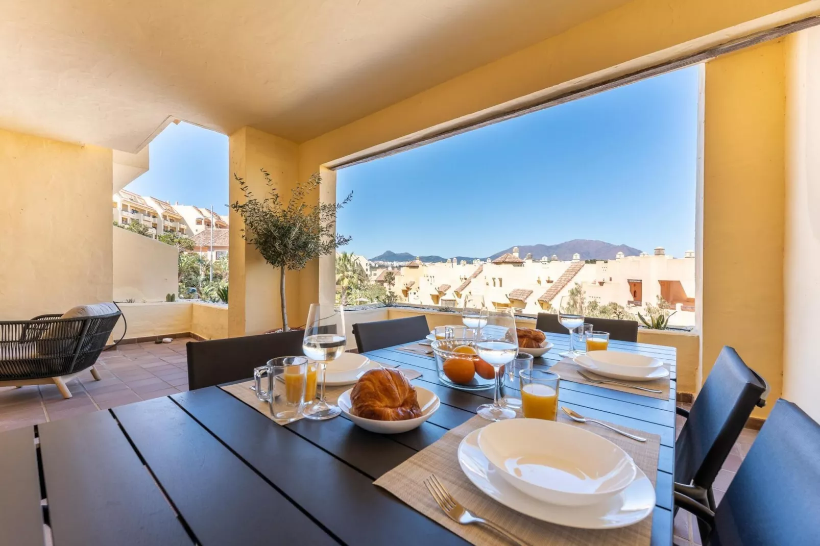 CT 199 HHH - Duquesa Village-Terrasse / balcon