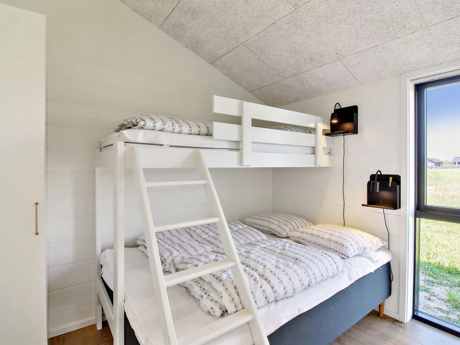 "Serey" - 1.4km from the sea-Drinnen