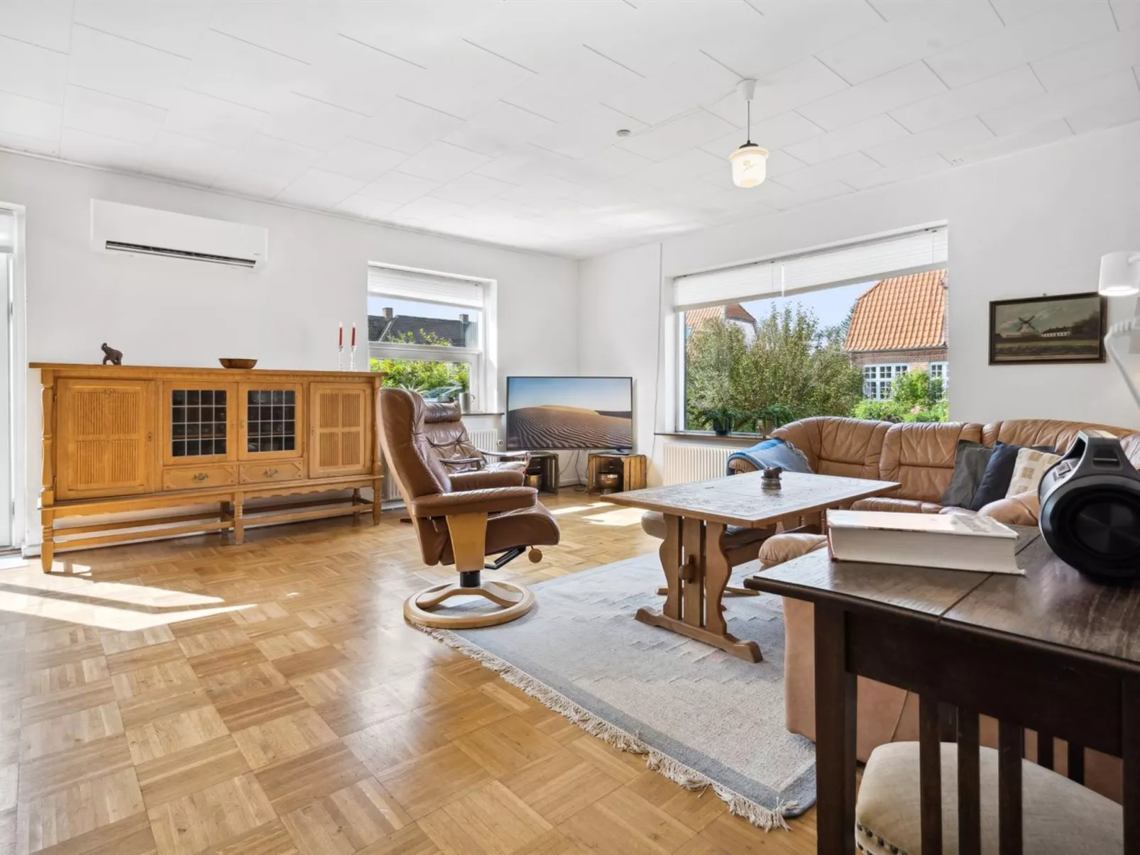 "Magh" - 9.8km from the sea-Inside