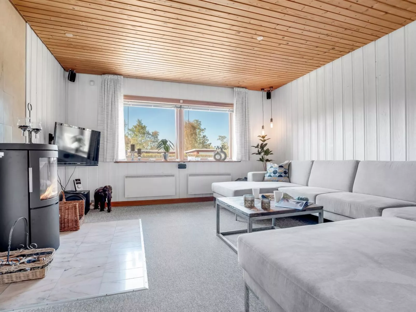 "Hakon" - 550m from the sea-Drinnen