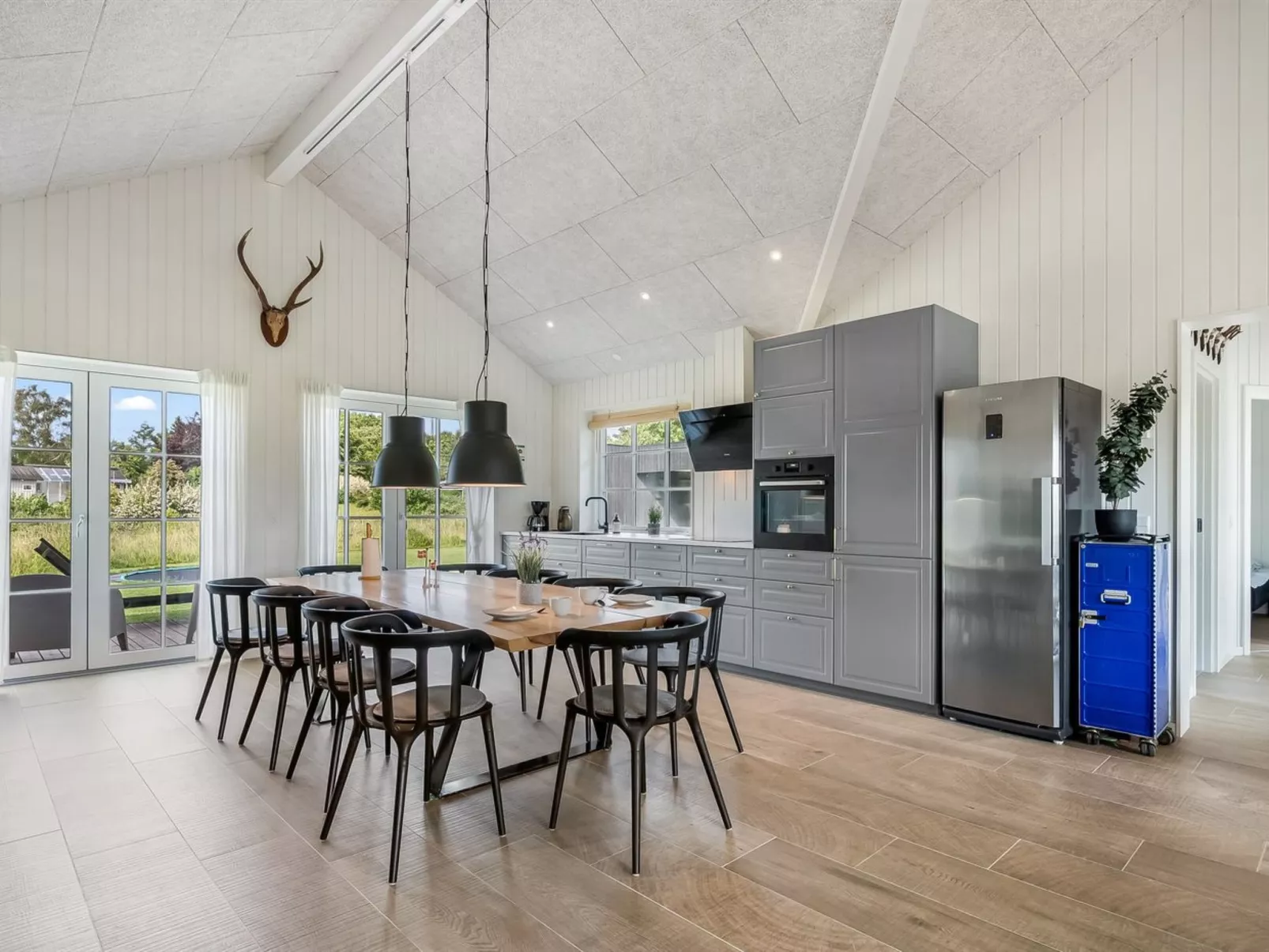 "Bryngeir" - 750m from the sea-Inside