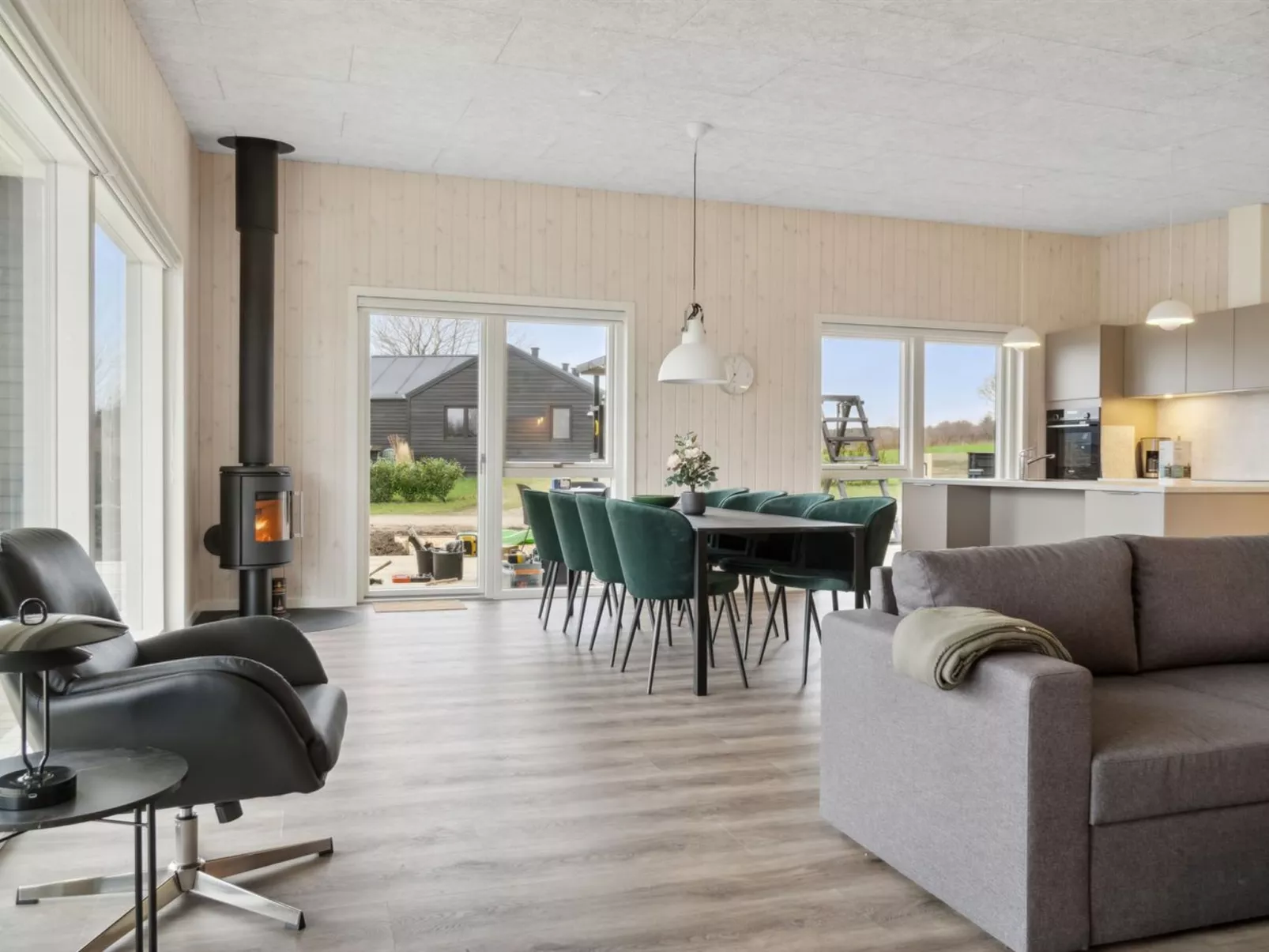 "Harrieth" - 300m from the sea-Inside