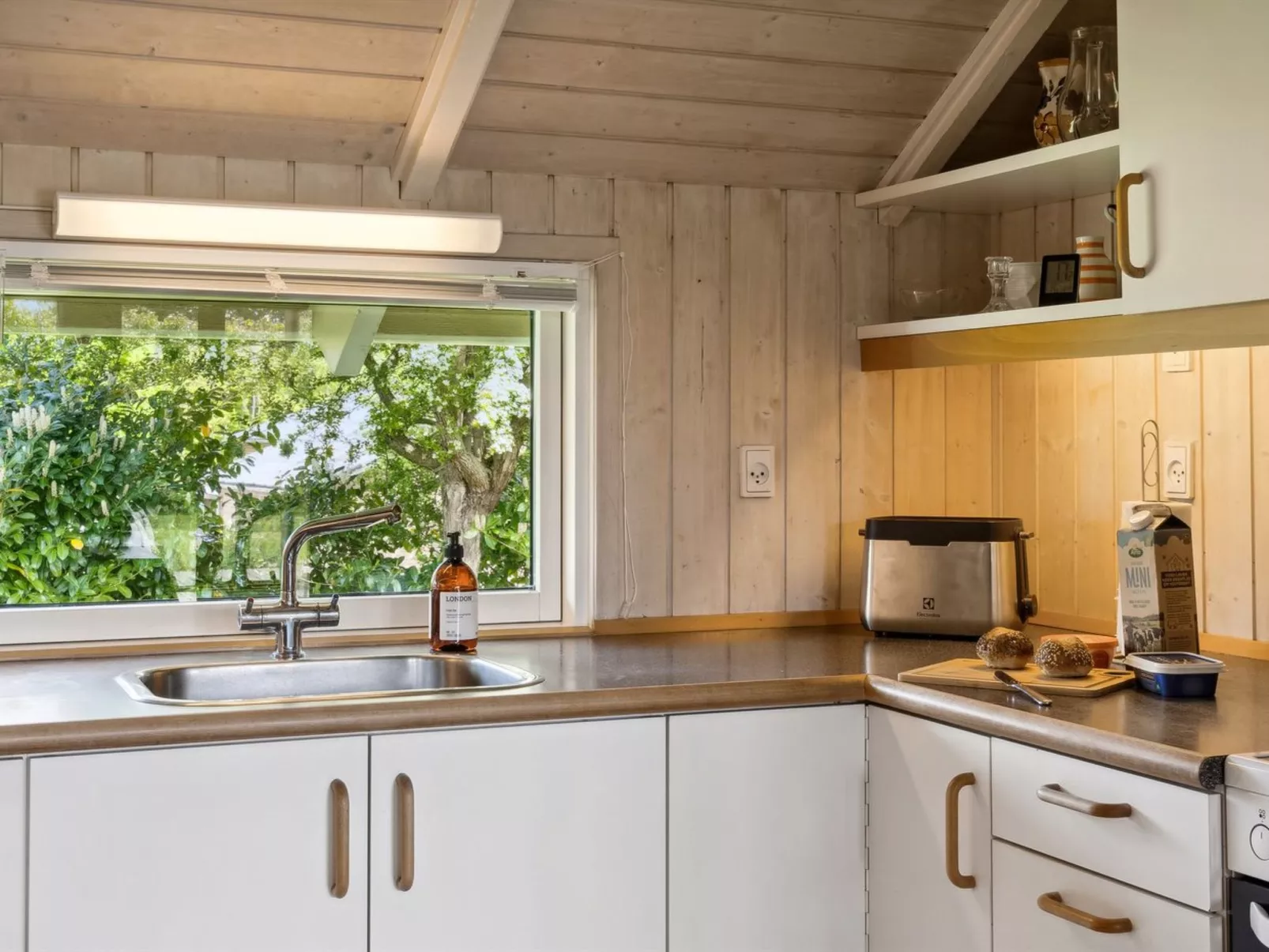 "Esther" - 500m from the sea-Inside