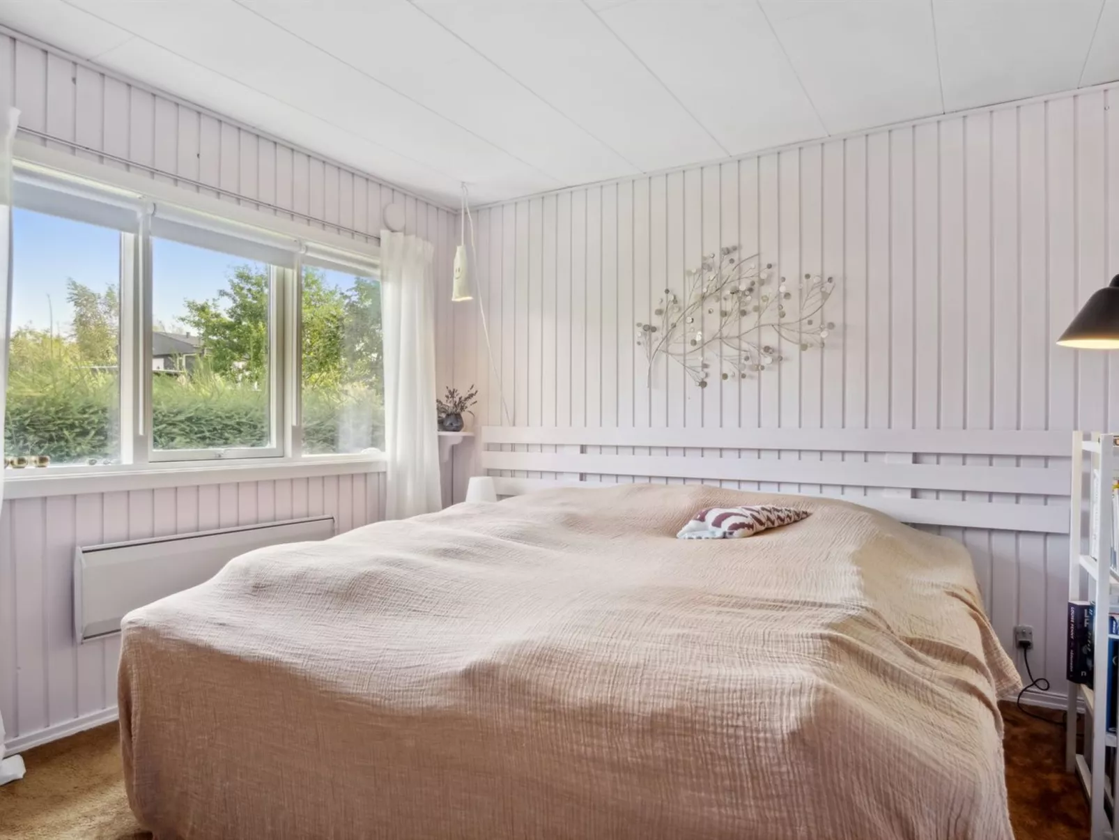 "Fintan" - 1km from the sea-Inside