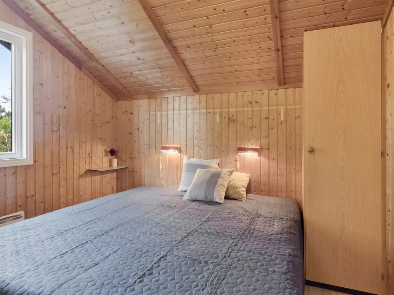 "Eyer" - 20m from the sea-Dedans