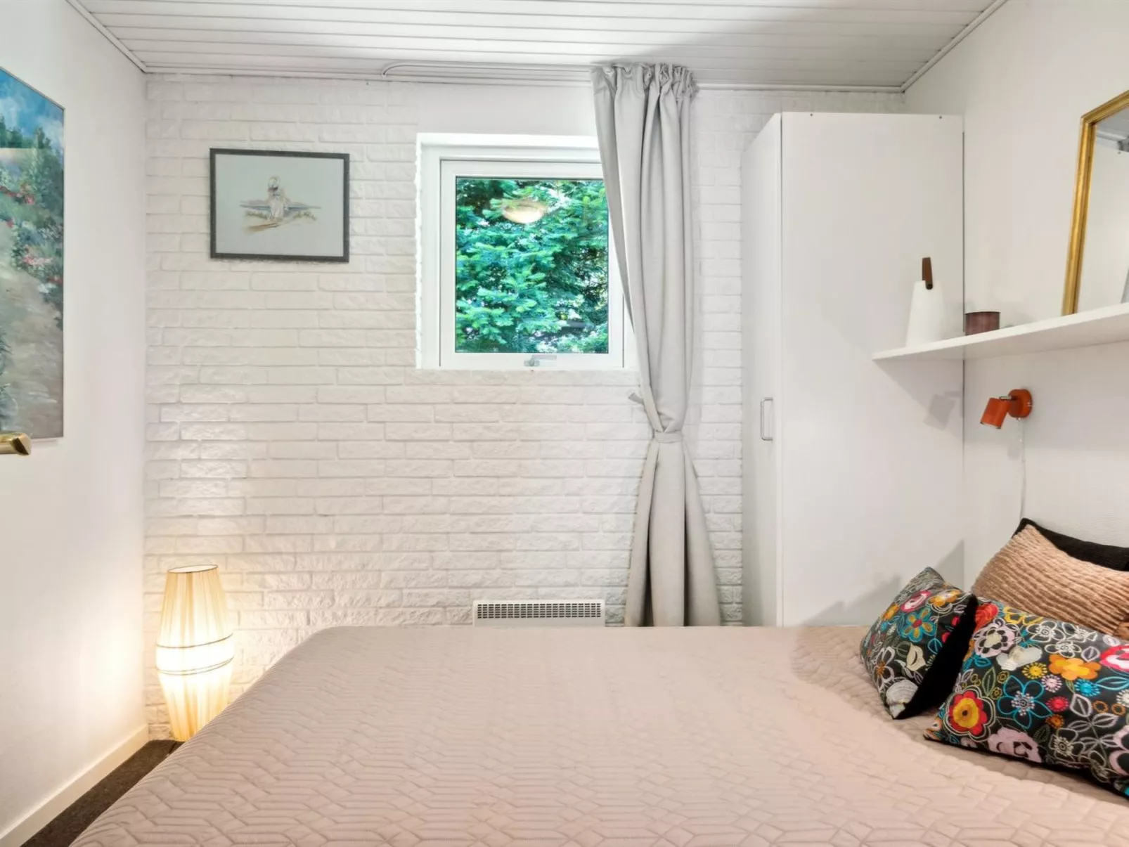 "Ingebrit" - 7km from the sea-Drinnen