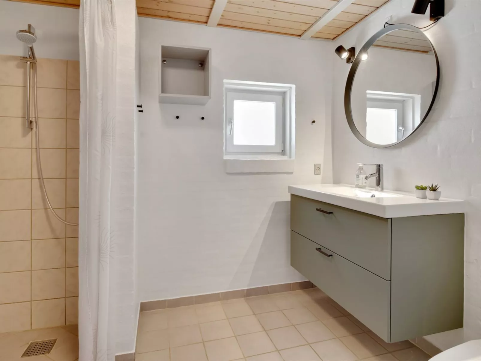 "Munder" - 1.2km to the fjord-Dedans