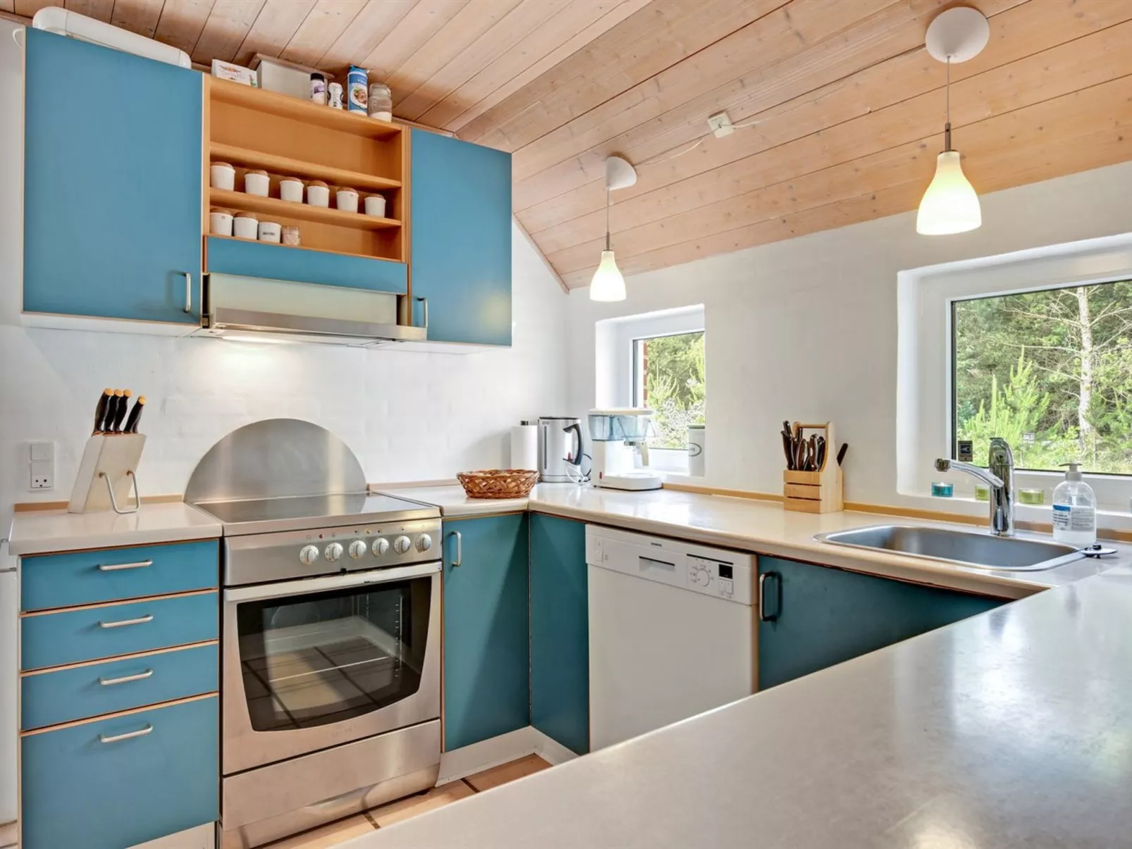 "Hunno" - 3km from the sea-Inside