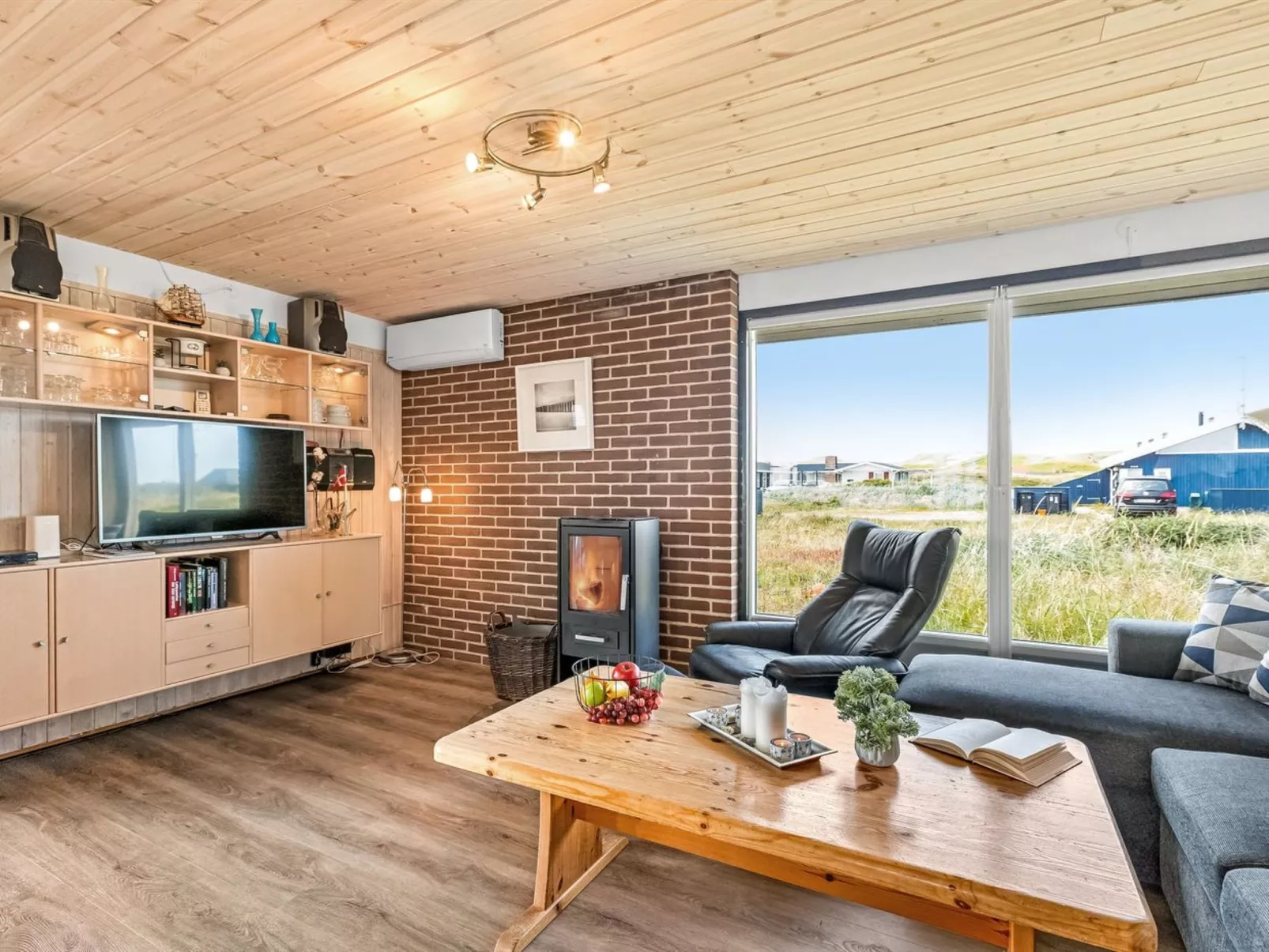 "Signhild" -  from the sea-Inside