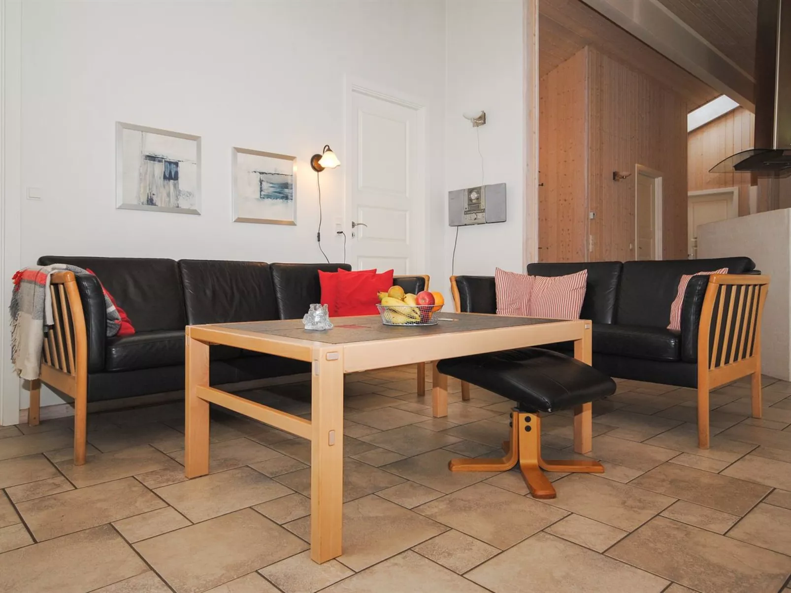 "Tamika" - 950m from the sea-Inside