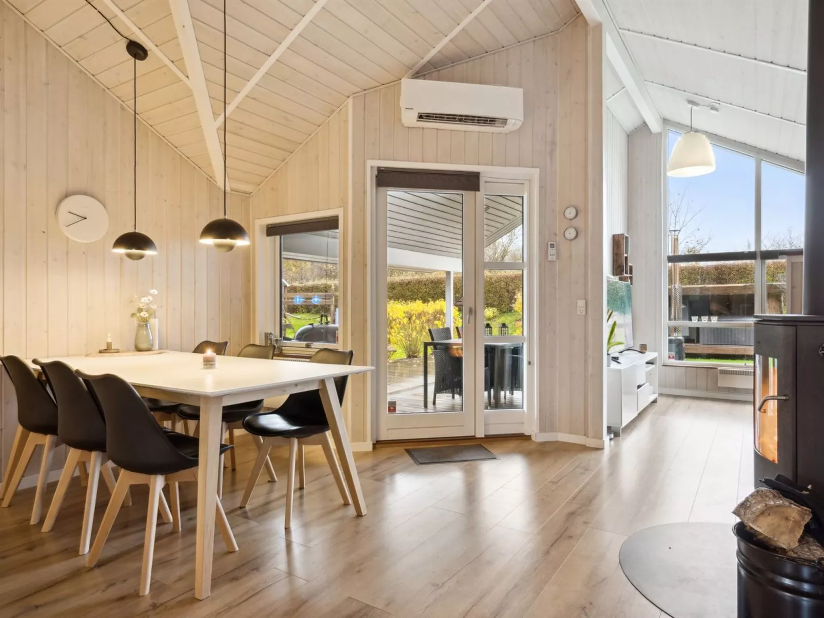 "Alpa" - 600m from the sea-Drinnen