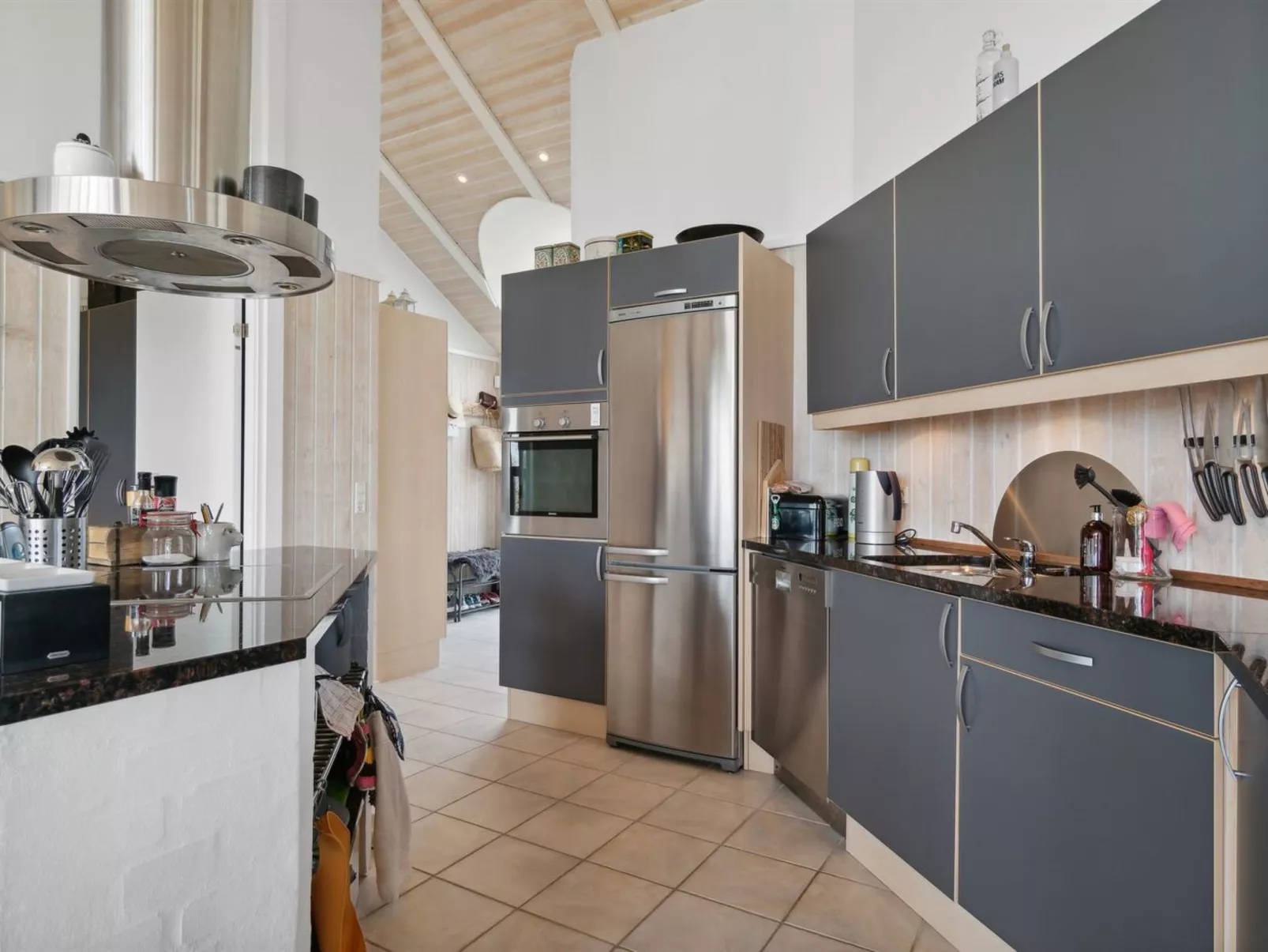 "Elspeth" - 25m from the sea-Inside