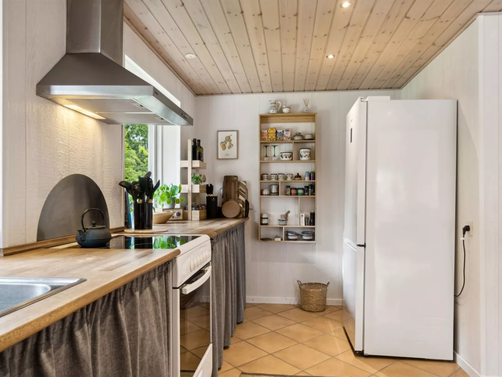 "Lenaya" - 1km from the sea-Inside