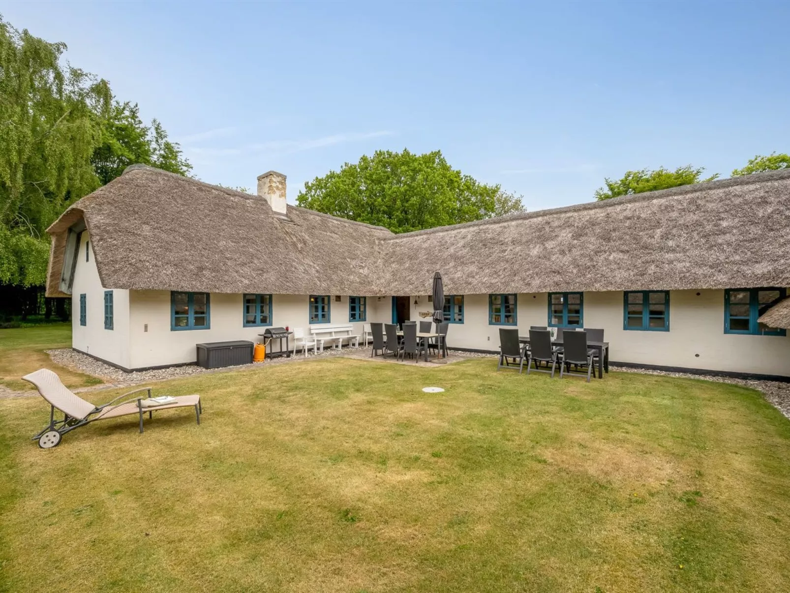 "Tatiane" - 10km from the sea-Outside