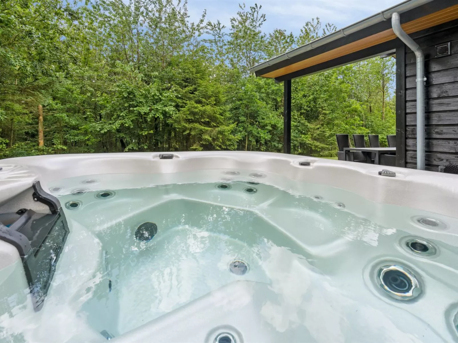 "Robert" - 30km from the sea-Inside