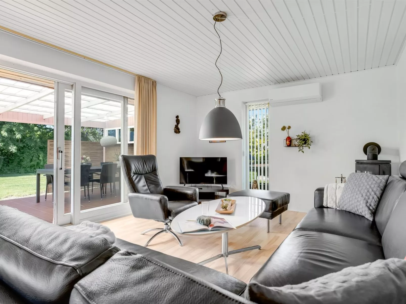 "Maleen" - 150m to the fjord-Inside